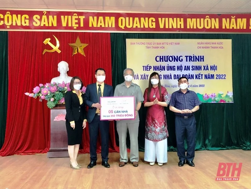 MTTQ tỉnh Thanh Hoá tiếp nhận ủng hộ an sinh xã hội và xây dựng nhà đại đoàn kết