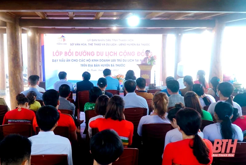 Nâng cao kỹ năng tổ chức nấu ăn cho các hộ kinh doanh du lịch cộng đồng