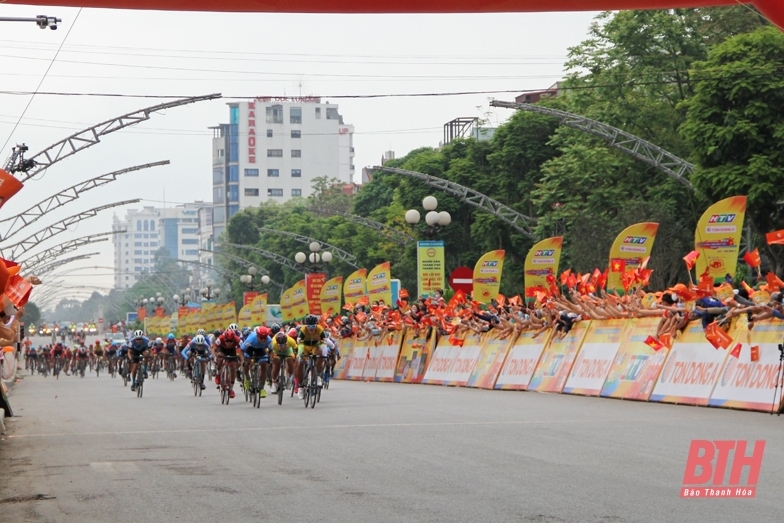 Tay đua Trần Tuấn Kiệt về nhất chặng Hà Nội - Thanh Hoá - Cuộc đua xe đạp toàn quốc Cúp Truyền hình TP Hồ Chí Minh