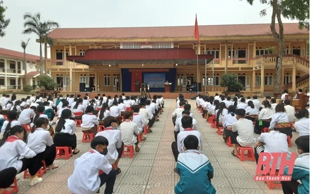 Thư viện lưu động mang “Ánh sáng tri thức” đến với học sinh vùng cao Như Thanh