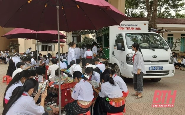 Thư viện lưu động mang “Ánh sáng tri thức” đến với học sinh vùng cao Như Thanh