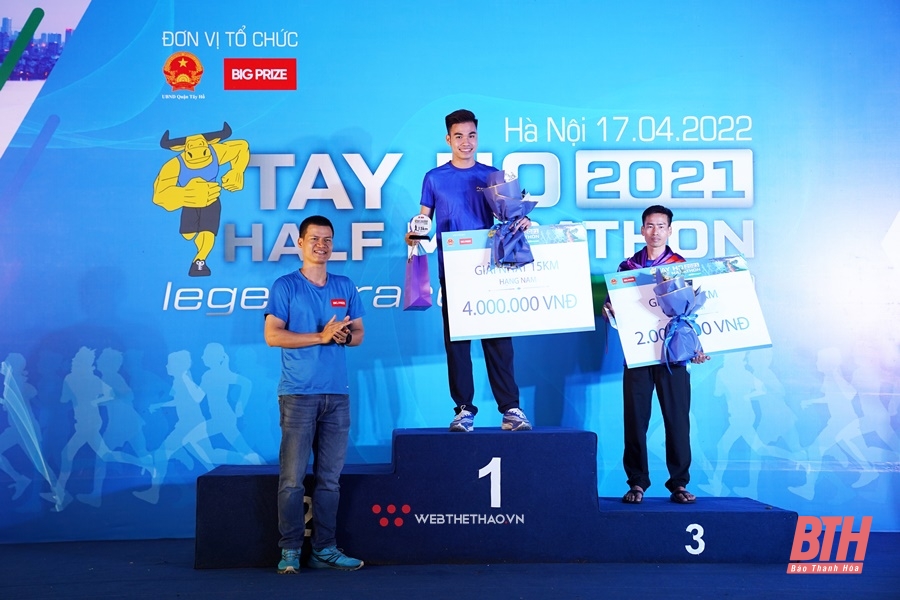 Bộ đôi xứ Thanh giành giải nhất tại Giải Tay Ho Half Marathon 2021
