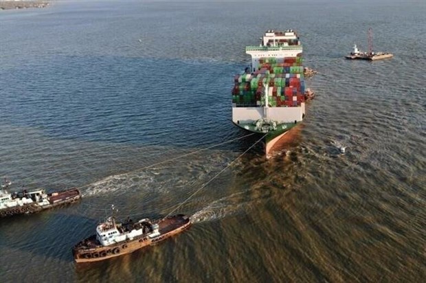 Giải phóng thành công tàu container mắc cạn ở vịnh Chesapeake của Mỹ