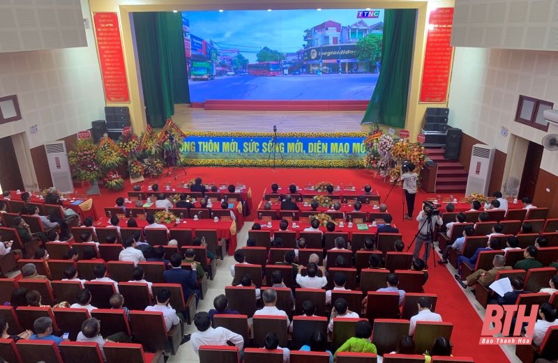 Công bố các huyện Triệu Sơn, Nông Cống, Thiệu Hóa đạt chuẩn Nông thôn mới và đón nhận Huân chương Lao động hạng Ba