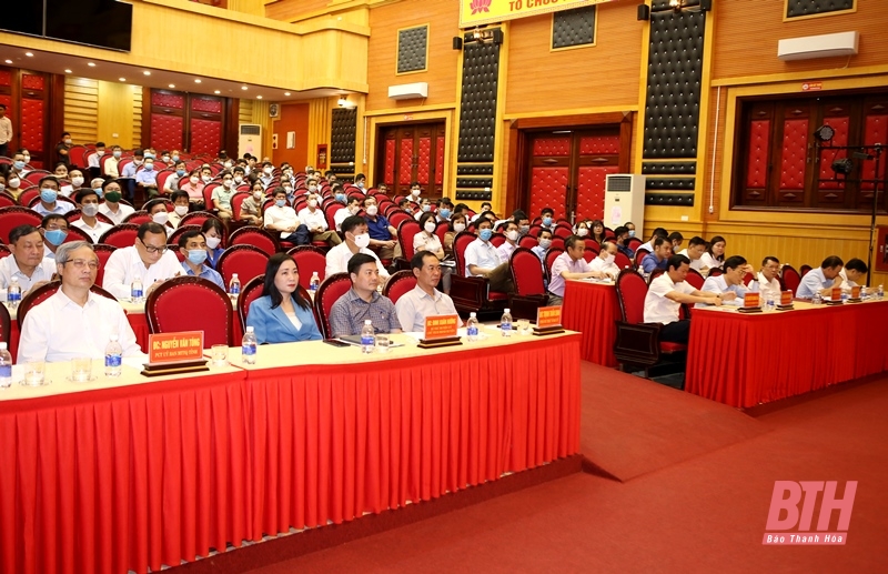 Bộ trưởng Bộ Lao động, Thương binh và Xã hội Đào Ngọc Dung cùng ĐBQH thuộc Đoàn ĐBQH tỉnh Thanh Hóa tiếp xúc cử tri huyện Như Thanh và Như Xuân