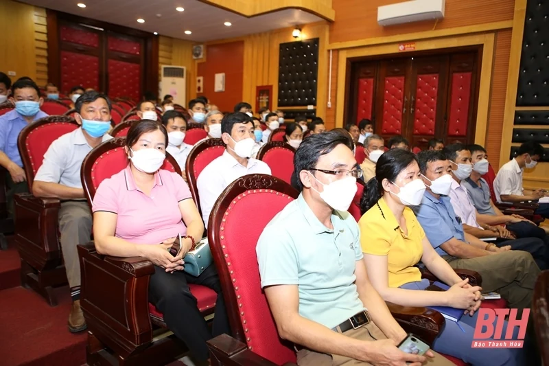 Bộ trưởng Bộ Lao động, Thương binh và Xã hội Đào Ngọc Dung cùng ĐBQH thuộc Đoàn ĐBQH tỉnh Thanh Hóa tiếp xúc cử tri huyện Như Thanh và Như Xuân