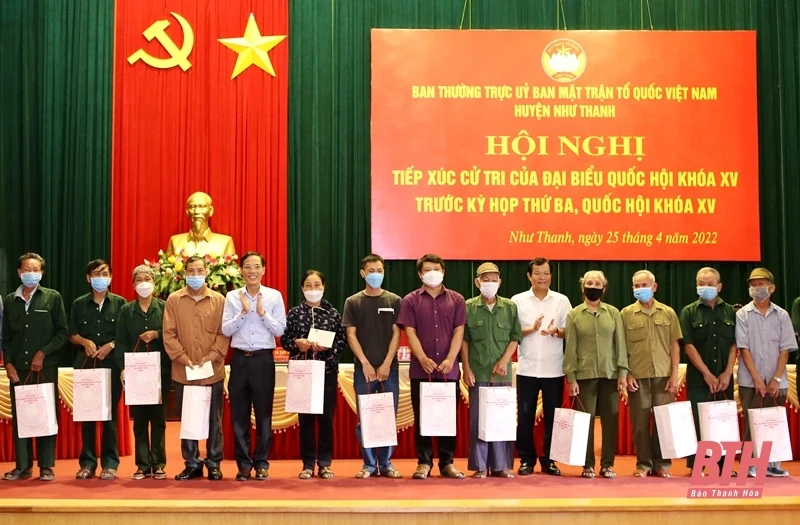 Bộ trưởng Bộ Lao động, Thương binh và Xã hội Đào Ngọc Dung cùng ĐBQH thuộc Đoàn ĐBQH tỉnh Thanh Hóa tiếp xúc cử tri huyện Như Thanh và Như Xuân