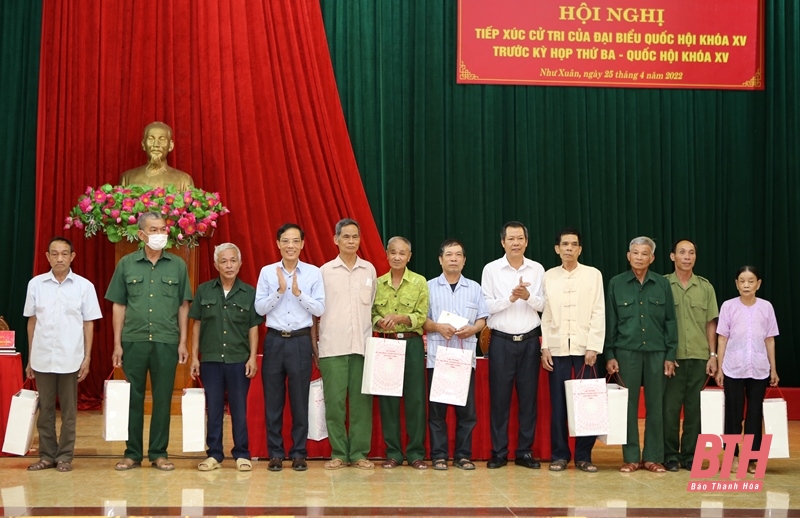 Bộ trưởng Bộ Lao động, Thương binh và Xã hội Đào Ngọc Dung cùng ĐBQH thuộc Đoàn ĐBQH tỉnh Thanh Hóa tiếp xúc cử tri huyện Như Thanh và Như Xuân
