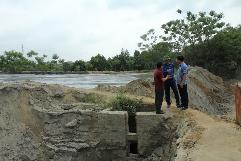 Phó Chủ tịch UBND tỉnh Lê Đức Giang chỉ đạo dừng hoạt động 3 bãi tập kết cát chưa bảo đảm các quy định