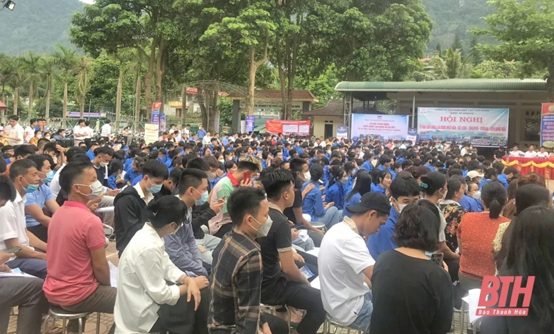 Huyện Quan Hoá tư vấn tuyển sinh, định hướng nghề nghiệp, giới thiệu việc làm cho học sinh, người lao động