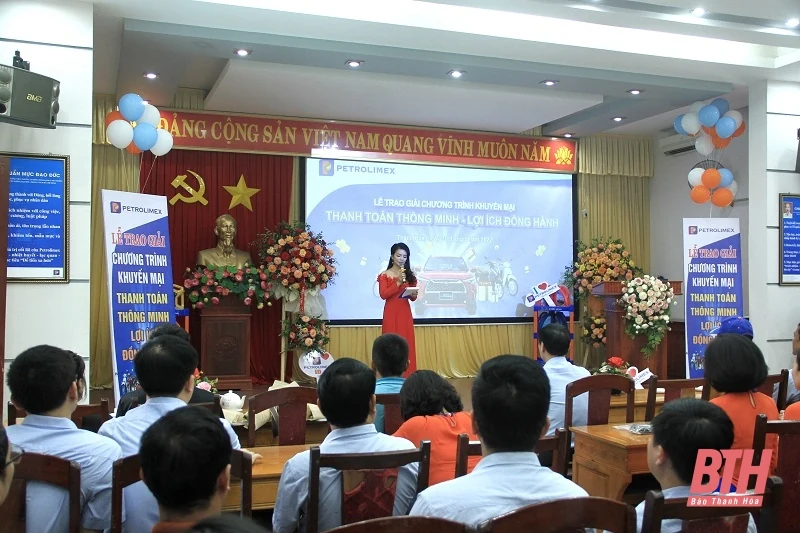 Petrolimex Thanh Hóa trao giải Chương trình “Thanh toán thông minh - Lợi ích đồng hành”
