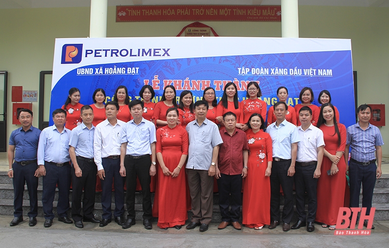 Petrolimex khánh thành và gắn biển công trình Nhà hiệu bộ Trường THCS Hoằng Đạt