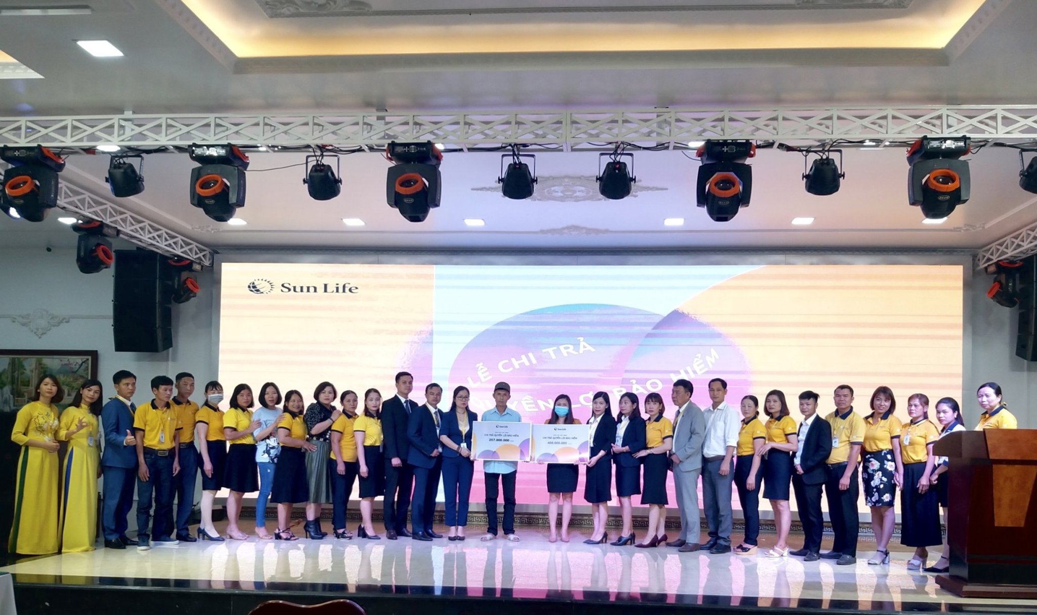 Công ty TNHH Bảo hiểm Nhân thọ Sun Life Việt Nam chi trả quyền lợi bảo hiểm cho khách hàng tại Thanh Hóa
