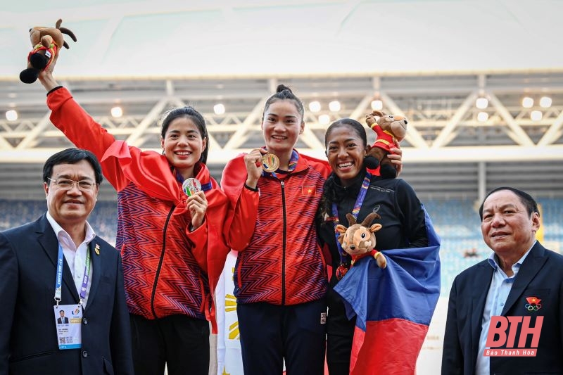 Quách Thị Lan bật khóc trên bục nhận huy chương vàng cá nhân SEA Games đầu tiên trong sự nghiệp