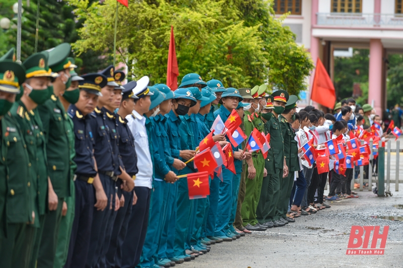 Lễ đón nhận hài cốt liệt sĩ quân tình nguyện và chuyên gia Việt Nam hy sinh tại Nước CHDCND Lào ở Cửa khẩu Quốc tế Na Mèo