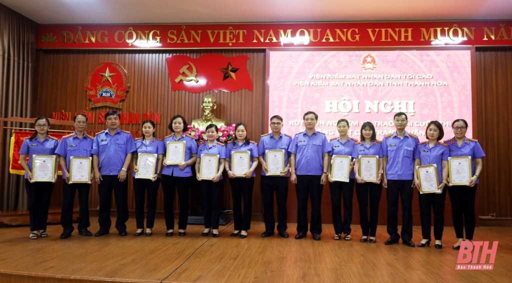Viện kiểm sát Nhân dân tỉnh Thanh Hoá trao giải Cuộc thi kỹ năng viết cáo trạng, luận tội