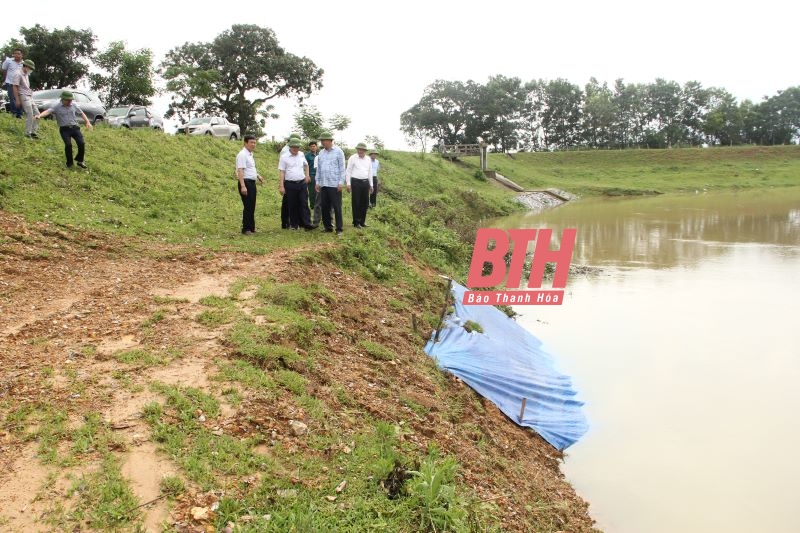 Phó Chủ tịch UBND tỉnh Lê Đức Giang kiểm tra thiệt hại do mưa lớn tại huyện Thọ Xuân