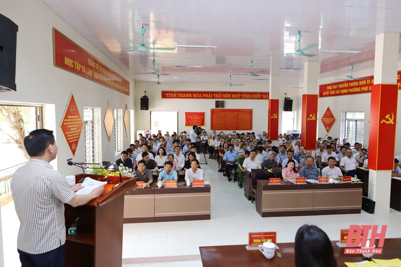 Bí thư Tỉnh ủy, Chủ tịch HĐND tỉnh Đỗ Trọng Hưng và các đại biểu HĐND tỉnh tiếp xúc cử tri TP Thanh Hóa