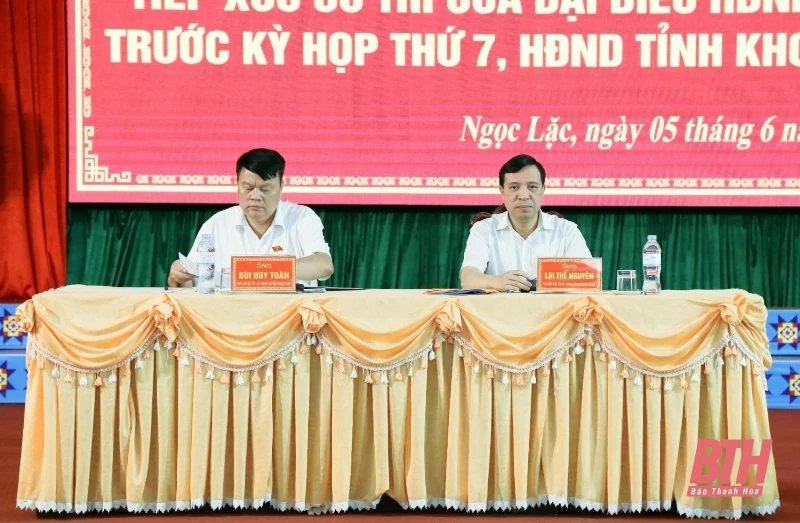 Phó Bí thư Thường trực Tỉnh ủy, Trưởng đoàn ĐBQH tỉnh Lại Thế Nguyên tiếp xúc cử tri huyện Ngọc Lặc