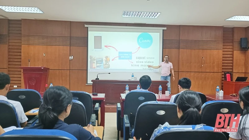 Bồi dưỡng kỹ năng sáng tạo video trên thiết bị di động và phân phối nội dung trên nền tảng mạng xã hội cho cán bộ, phóng viên Báo Thanh Hóa