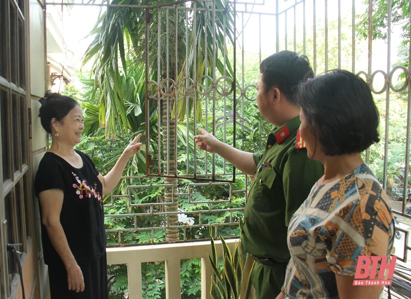 Phường Trường Thi vận động người dân dỡ bỏ “chuồng cọp”, tạo lối thoát hiểm