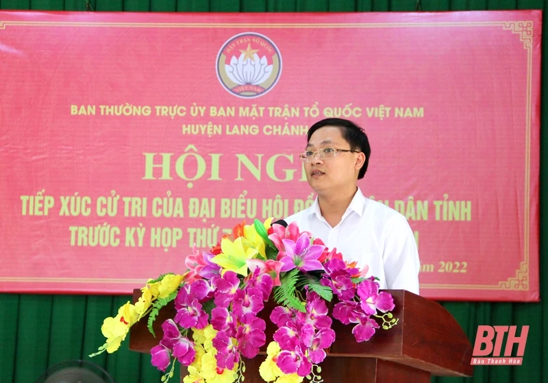 Trưởng ban Tuyên giáo Tỉnh ủy Đào Xuân Yên và các đại biểu HĐND tỉnh tiếp xúc cử tri huyện Lang Chánh