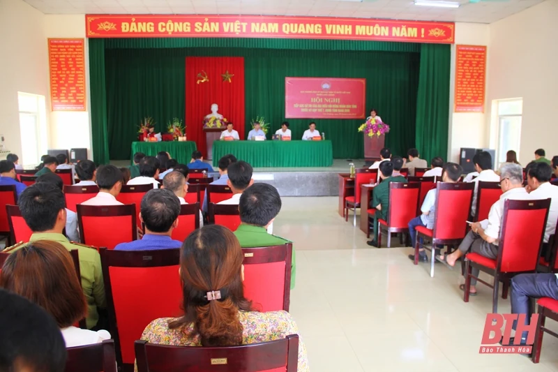 Trưởng ban Tuyên giáo Tỉnh ủy Đào Xuân Yên và các đại biểu HĐND tỉnh tiếp xúc cử tri huyện Lang Chánh