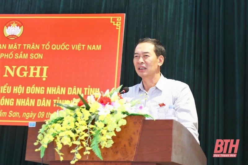 Phó Bí thư Tỉnh ủy Trịnh Tuấn Sinh và Tổ đại biểu HĐND tỉnh tiếp xúc cử tri thành phố Sầm Sơn