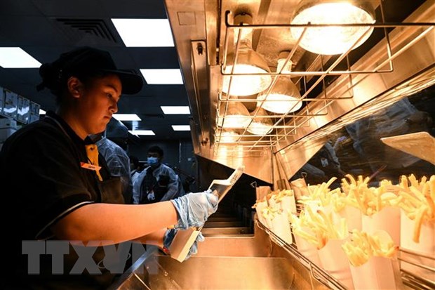 Người Nga xếp hàng dài trải nghiệm hương vị cũ của “McDonald”s mới