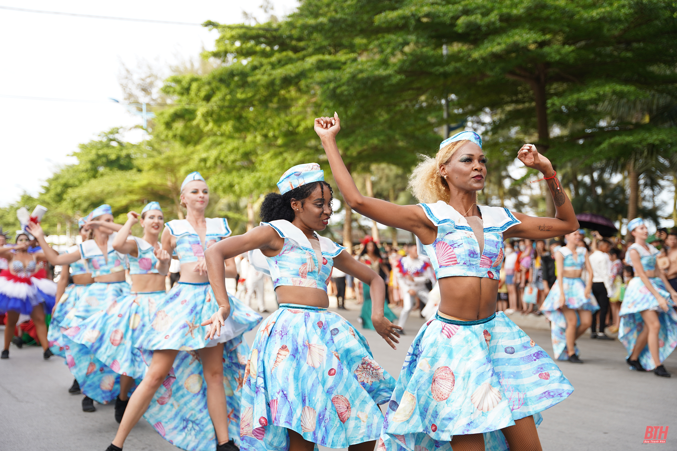 [Video] - Tưng bừng Lễ hội Carnival Sầm Sơn 2022