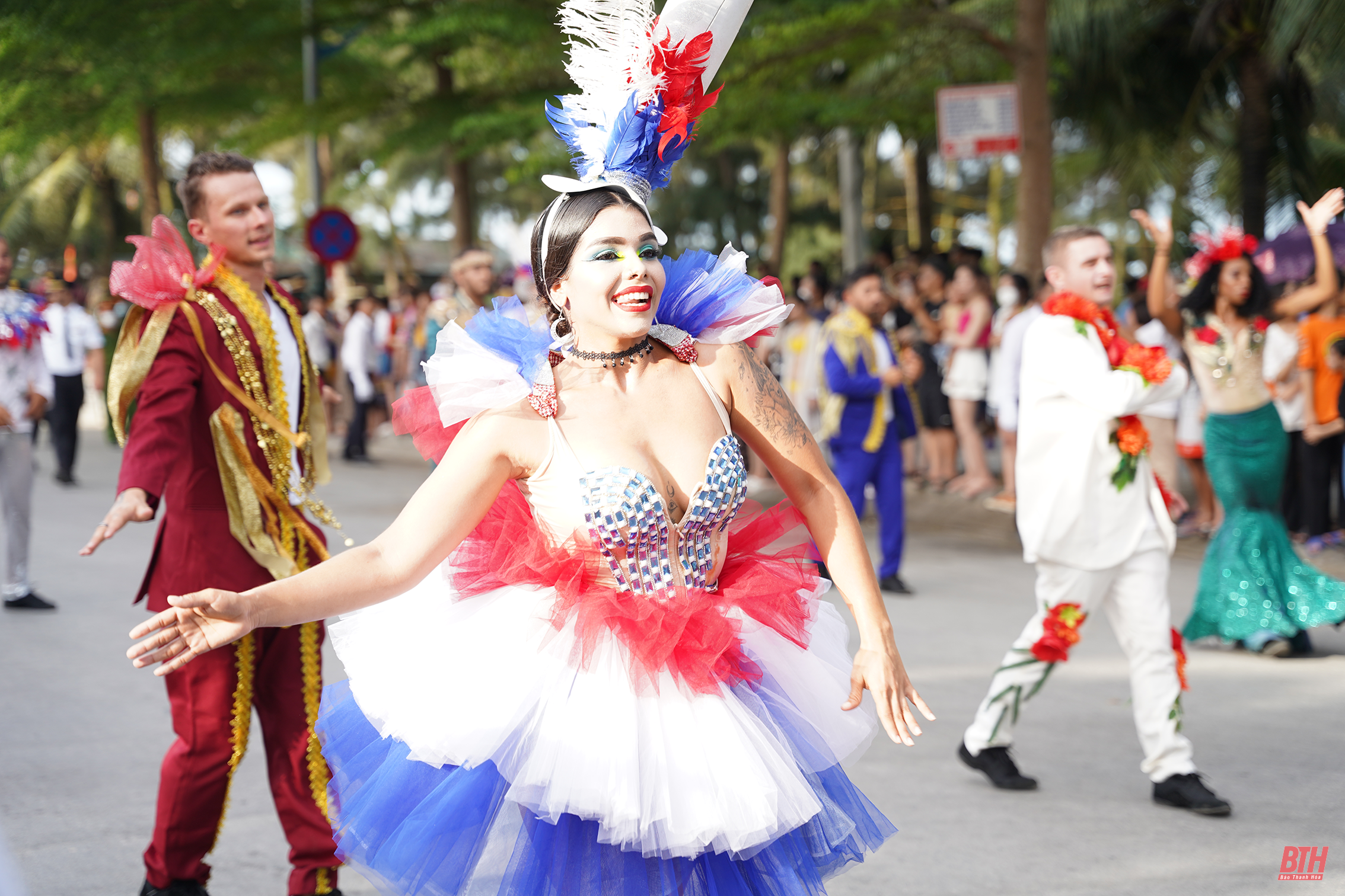 [Video] - Tưng bừng Lễ hội Carnival Sầm Sơn 2022