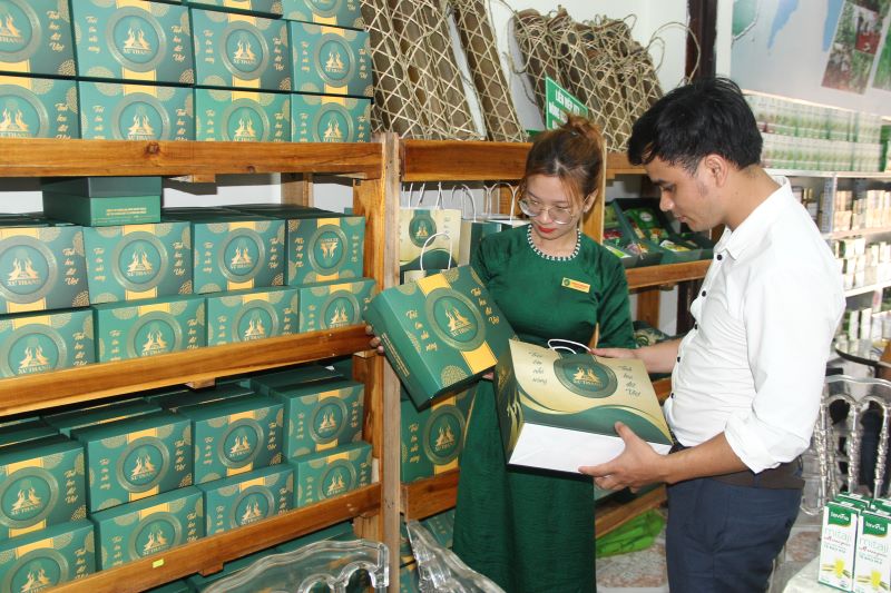 Khai trương cửa hàng quà tặng sản phẩm OCOP tỉnh Thanh Hóa