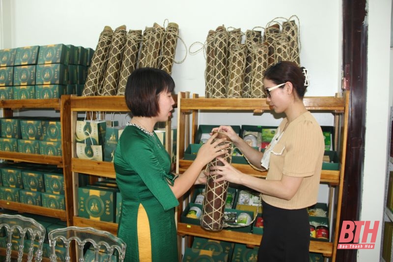 Khai trương cửa hàng quà tặng sản phẩm OCOP tỉnh Thanh Hóa