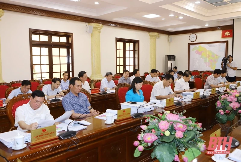 Ban Thường vụ Tỉnh ủy cho ý kiến vào các tờ trình của Ban Cán sự Đảng UBND tỉnh về tạo động lực phát triển kinh tế - xã hội
