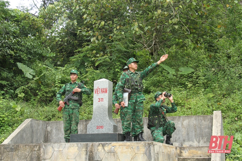 Tuần tra song phương trên tuyến biên giới Mường Lát - Viêng Xay (Lào)