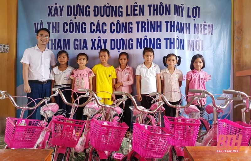 Chiến dịch Mùa hè xanh 2022: Khởi công tuyến đường liên thôn tại xã Thành Vinh, huyện Thạch Thành
