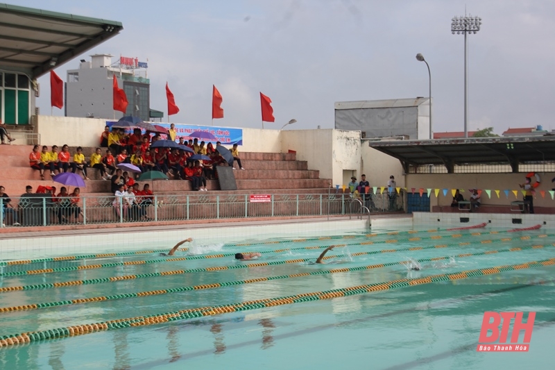Khai mạc hè, Ngày Olympic trẻ em và phát động toàn dân tập luyện môn bơi phòng, chống đuối nước 