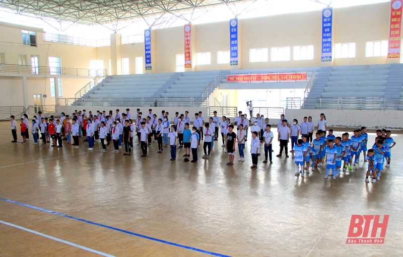 Huyện Quảng Xương khai mạc hè, Ngày Olympic trẻ em và phát động toàn dân tập luyện môn bơi phòng, chống đuối nước