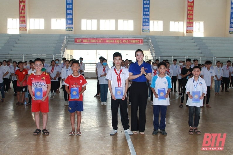 Huyện Quảng Xương khai mạc hè, Ngày Olympic trẻ em và phát động toàn dân tập luyện môn bơi phòng, chống đuối nước