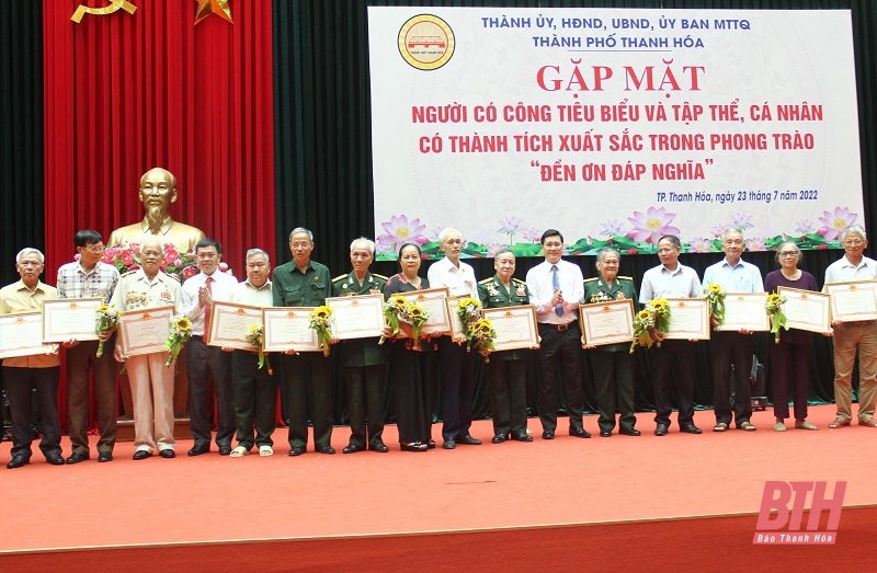 TP Thanh Hóa gặp mặt người có công tiêu biểu