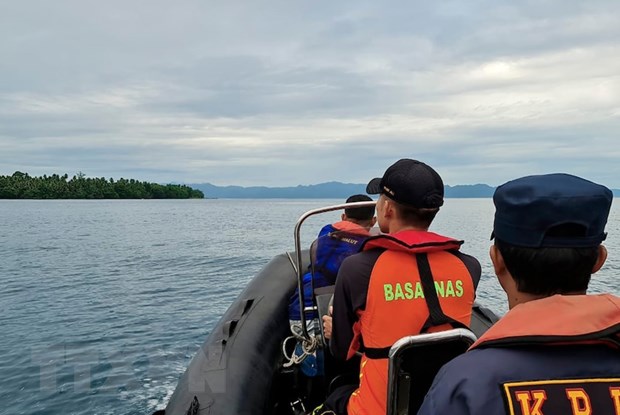 13 người đang mất tích trong vụ chìm tàu ngoài khơi Indonesia