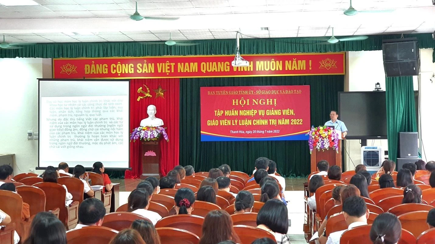 Tập huấn nghiệp vụ giảng dạy lý luận chính trị năm 2022