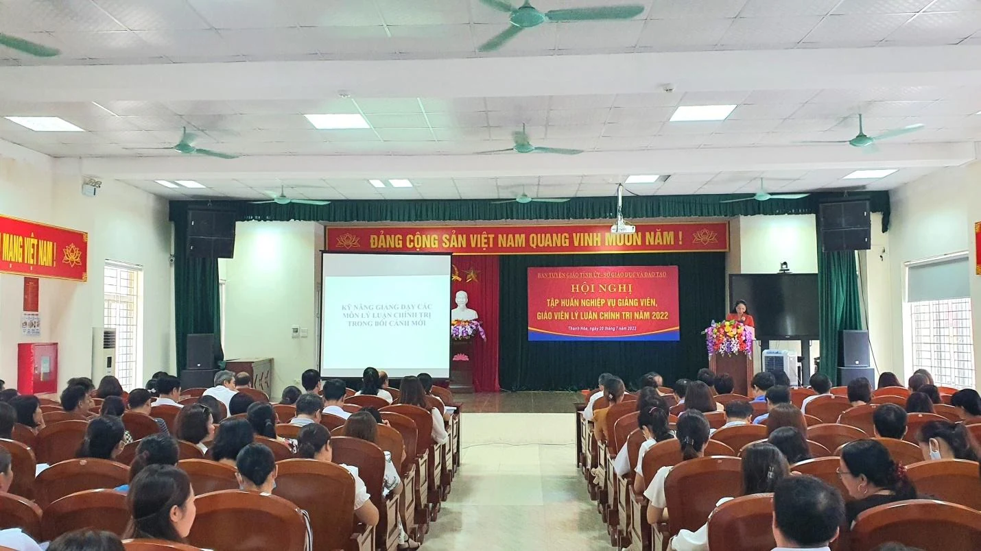 Tập huấn nghiệp vụ giảng dạy lý luận chính trị năm 2022