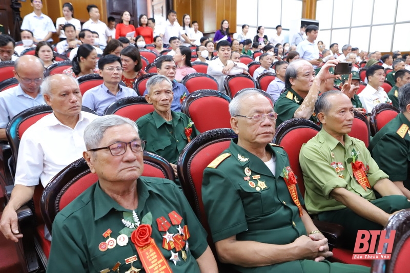 Tỉnh Thanh Hóa kỷ niệm 75 năm ngày Thương binh - Liệt sĩ; biểu dương người có công tiêu biểu và các thập thể, cá nhân có thành tích xuất sắc trong công tác “Đền ơn đáp nghĩa”