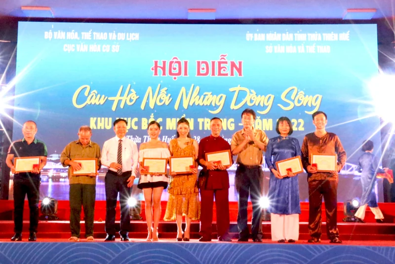 Thanh Hóa giành 1 HCV, 3 HCB tại Hội diễn nghệ thuật quần chúng “Câu hò nối những dòng sông”