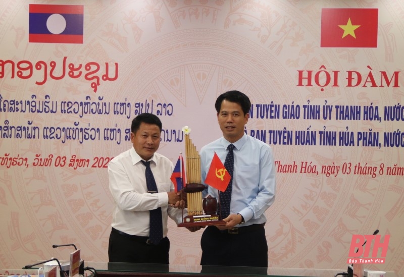 Ban Tuyên giáo Tỉnh ủy Thanh Hóa và Ban Tuyên huấn tỉnh Hủa Phăn (Lào) hội đàm, chia sẻ kinh nghiệm