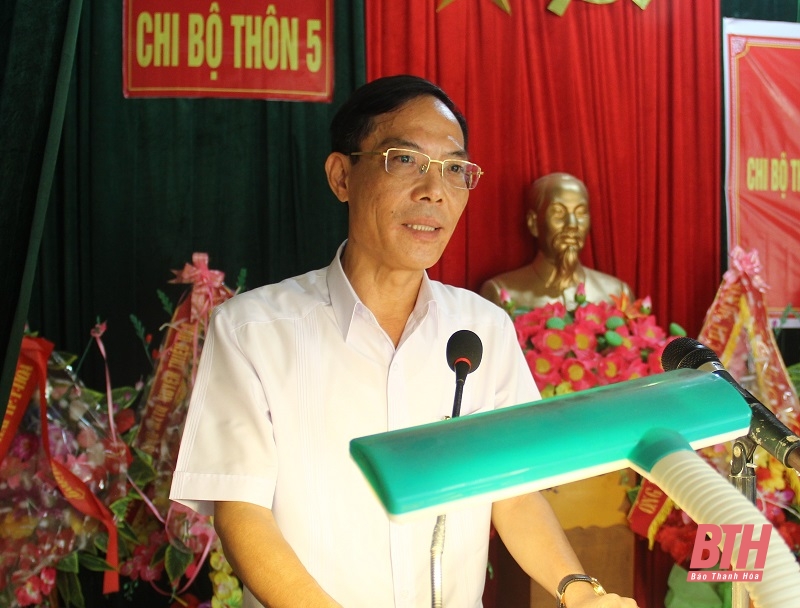 Phó Chủ tịch UBND tỉnh Đầu Thanh Tùng dự sinh hoạt chi bộ cùng đảng viên thôn 5, xã Thiệu Viên