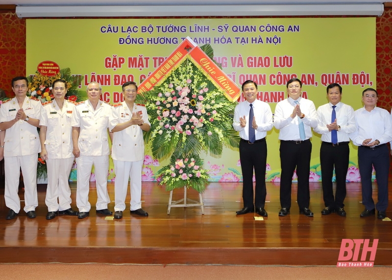 Bí thư Tỉnh ủy Đỗ Trọng Hưng gặp mặt thân mật lãnh đạo, tướng lĩnh, sĩ quan công an, quân đội, doanh nhân đồng hương Thanh Hóa tại Hà Nội