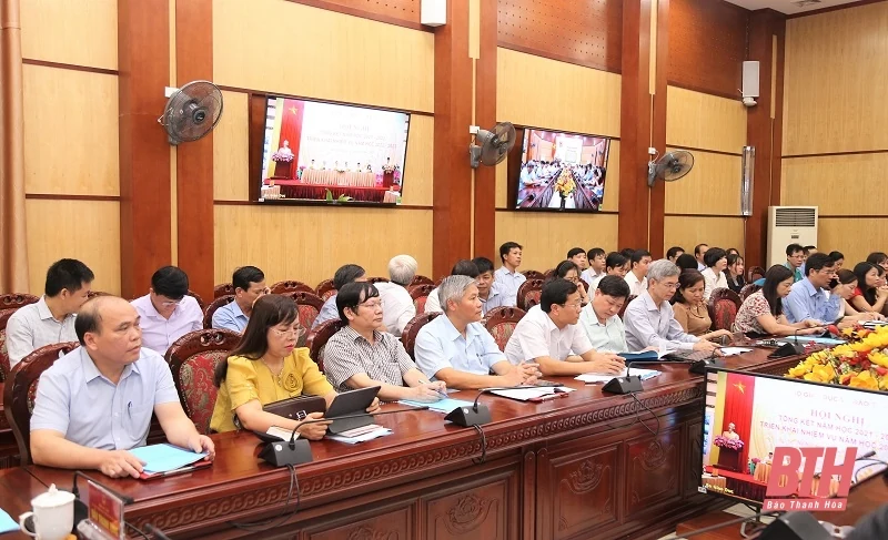 Đoàn kết, nỗ lực vượt mọi khó khăn, đổi mới, nâng cao chất lượng giáo dục và đào tạo