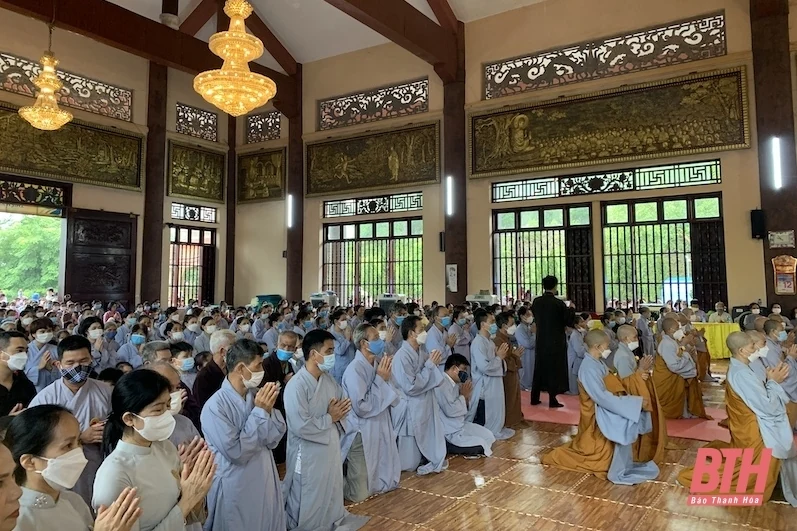 Xúc động ngày lễ Vu Lan báo hiếu tại Thiền viện Trúc Lâm Hàm Rồng